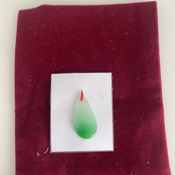 Jade Vintage Green Pendant Necklace - Picture 9 of 9